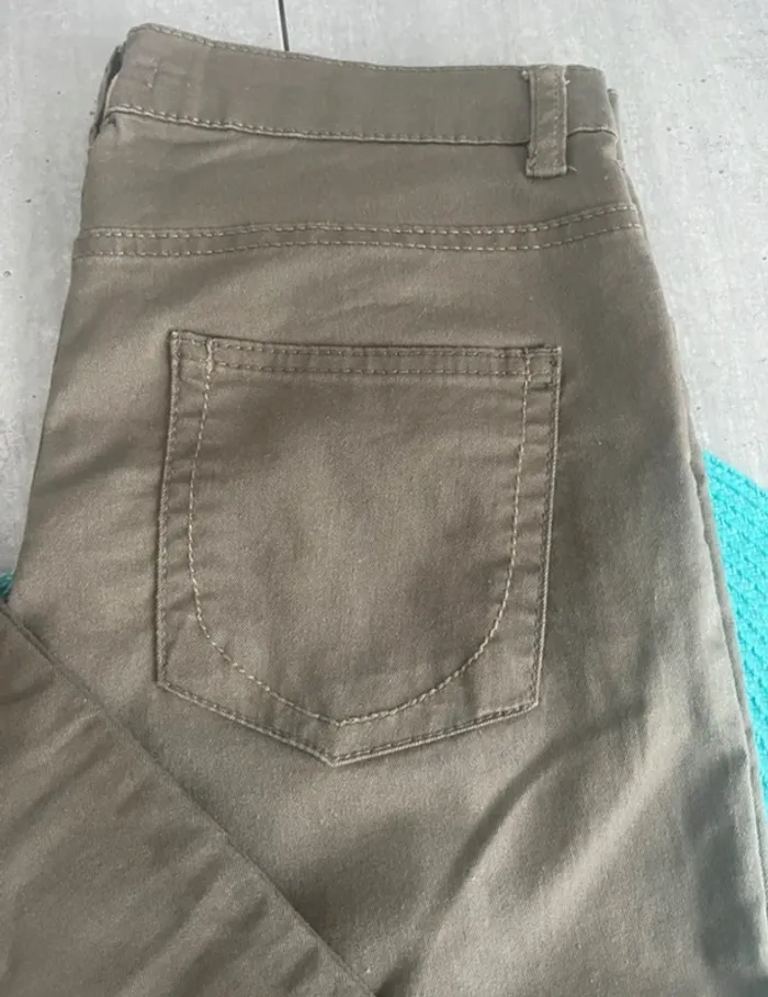 Jolie pantalon femme taille 38 - photo numéro 2