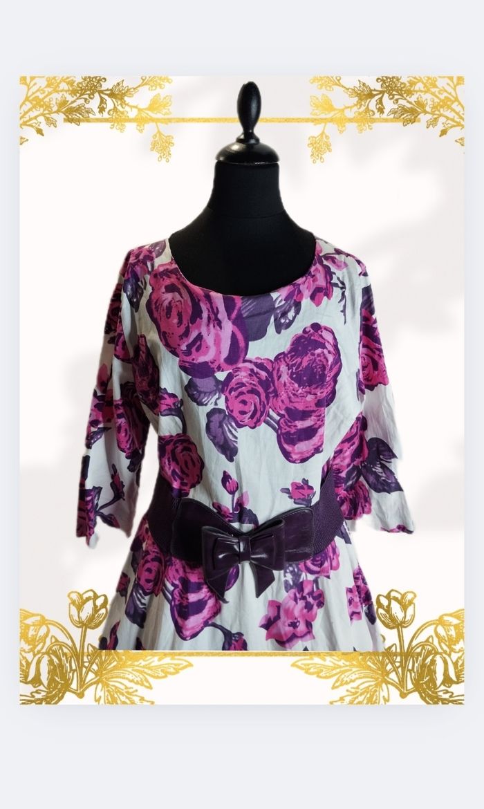 Robe pin-up blanche fleurs fushia et violette - photo numéro 2