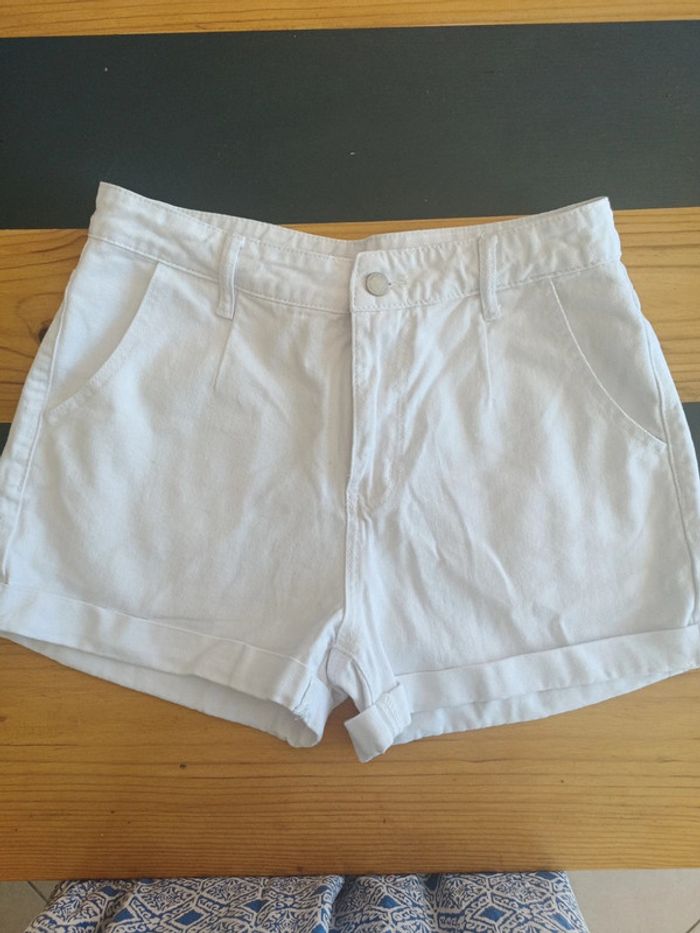 Short jean blanc