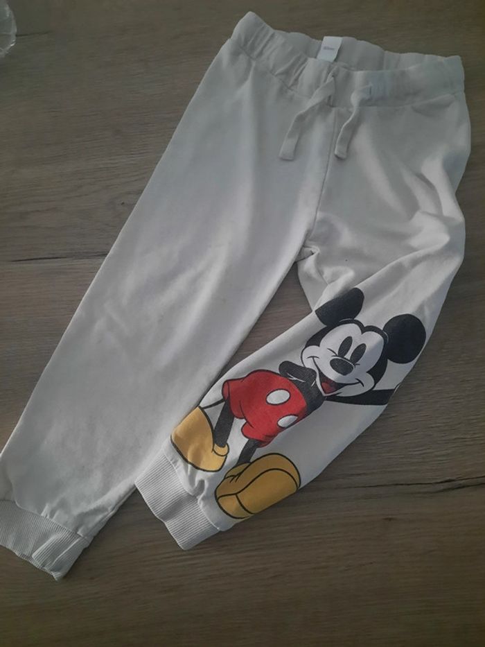 Jogging Mickey