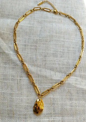 Collier avec pendentif