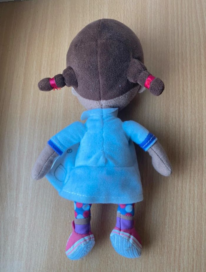 Petite peluche dottie docteur la peluche - photo numéro 2