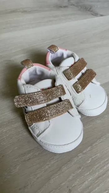 Chaussons 3-6 mois jamais portés