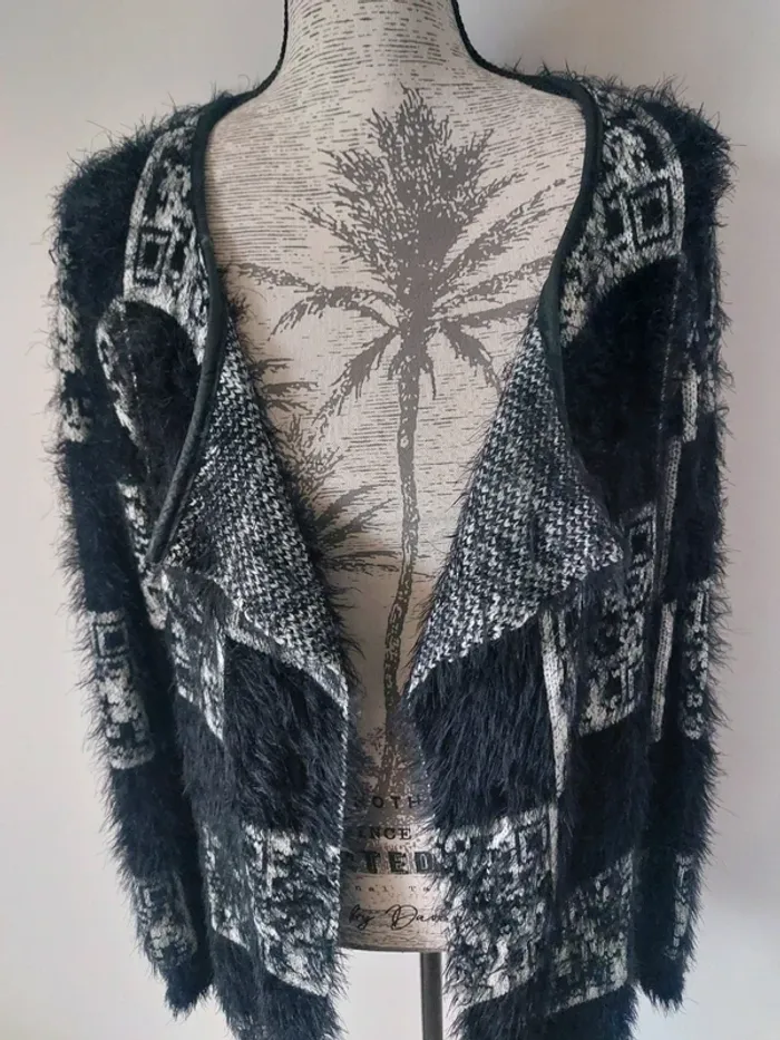 Très belle veste style Angora 55% coton - photo numéro 2