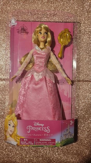 Poupée Aurore la belle au bois dormant disneyland neuve