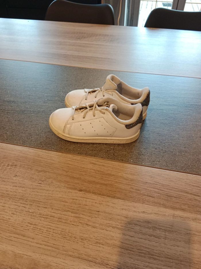 Basket Stan Smith taille 26 - photo numéro 3