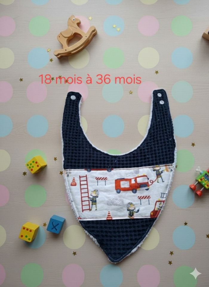 Bavoir bandana 18 mois à 36 mois Création fait main artisanale - photo numéro 1