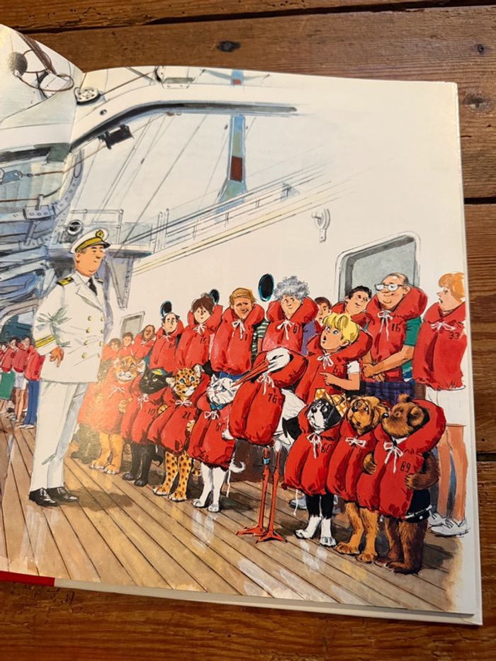 La croisière de Caroline édition limitée bord tissu rouge livre bd album Pierre Probst - photo numéro 5