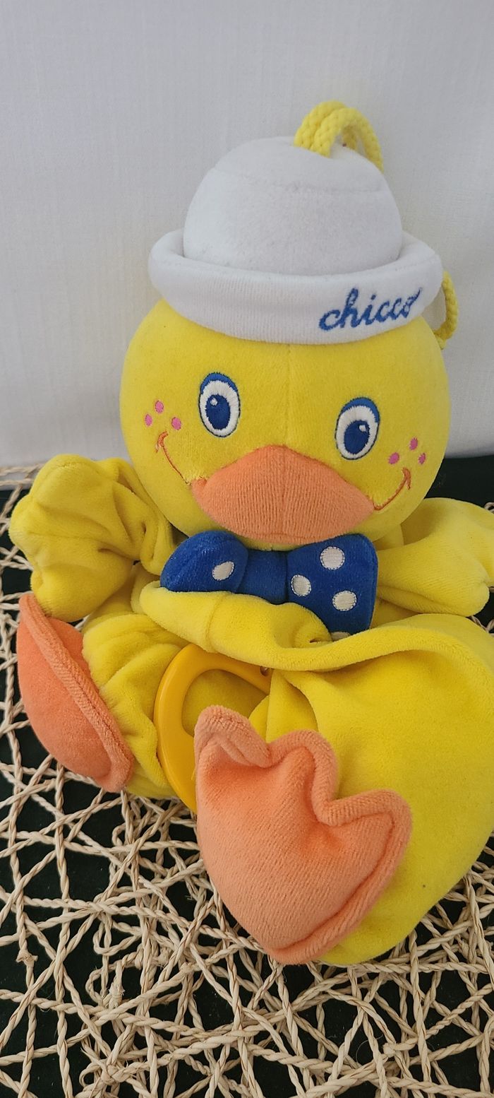 Peluche vintage musicale canard CHICCO jaune noeud papillon bleu bonnet 30 cm - photo numéro 4