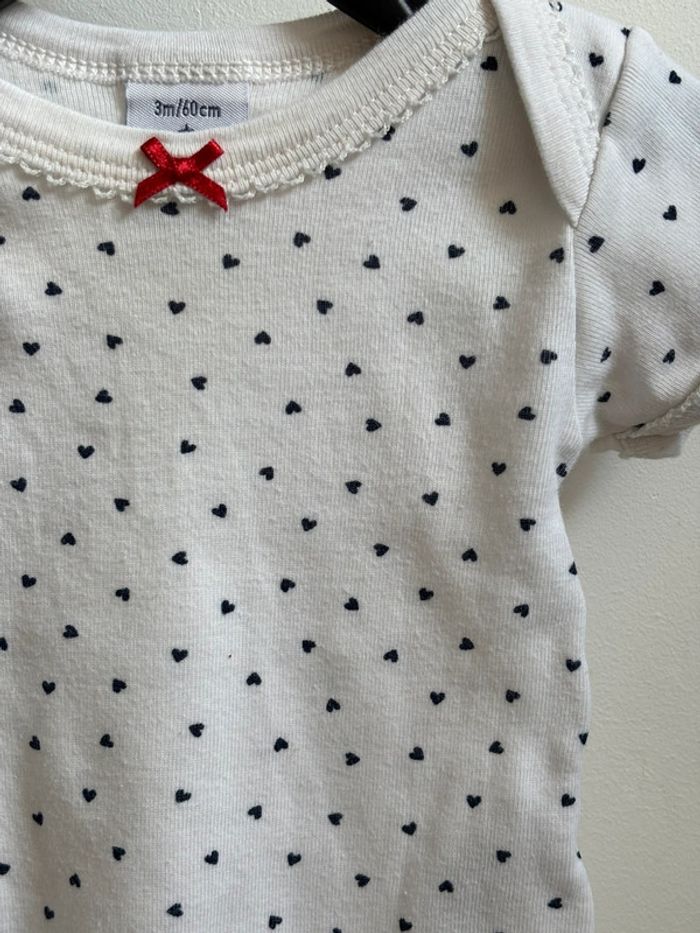 Lot 2 bodies Paris et cœur manches courtes Petit Bateau 3 mois - photo numéro 4