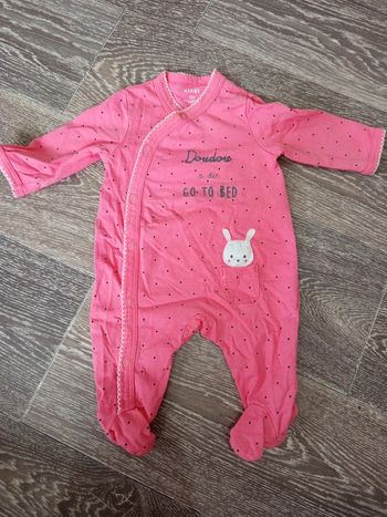Pyjama rose Kiabi 1 mois