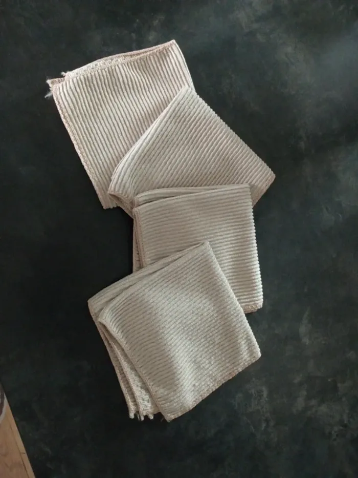 Lot de 4 petites serviettes de table