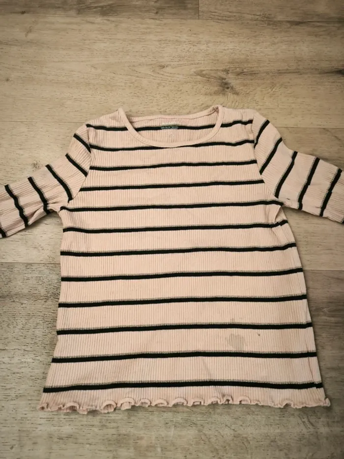 Pull et tee shirt 6ans - photo numéro 5