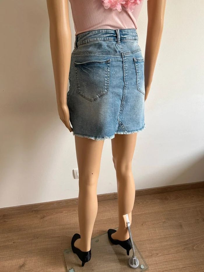 Jupe en jean bleu avec strass et perles Morgan taille 38 TBE - photo numéro 8
