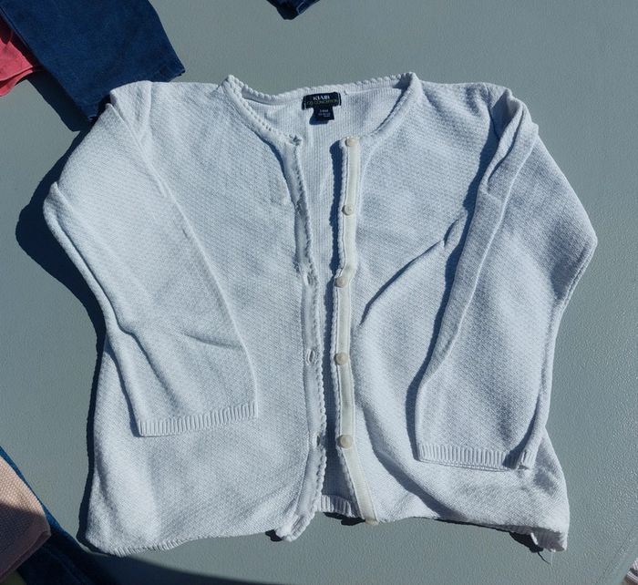 Lot hiver 24 mois jeans gilets robe salopette - photo numéro 20