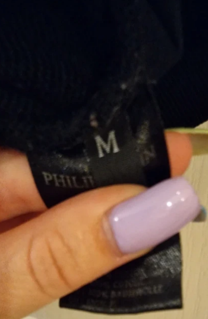 Sweat noir avec lettrage métallique – Très bon état – Taille M - photo numéro 4