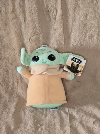 peluche bébé Yoda 