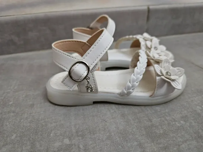 Chaussures blanches à strass idéal cérémonie taille 28 - photo numéro 2