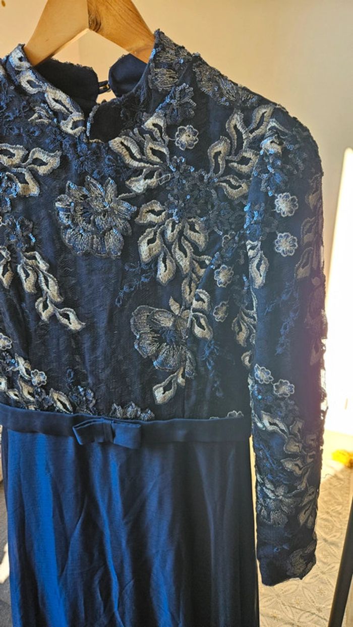 Robe bleue à fleurs dentelle - photo numéro 2