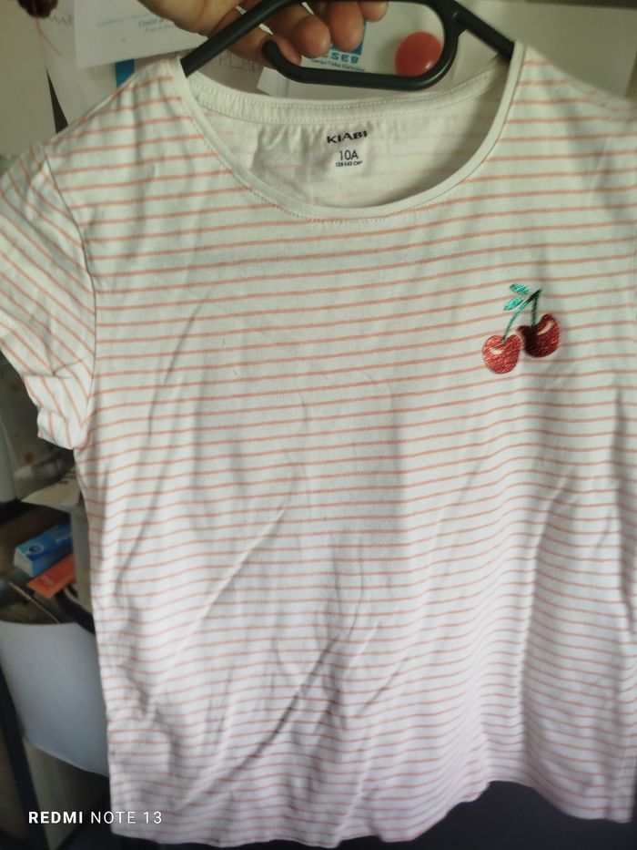 #kytie10ansfille. Tee-shirt manches courtes taille 10 ans