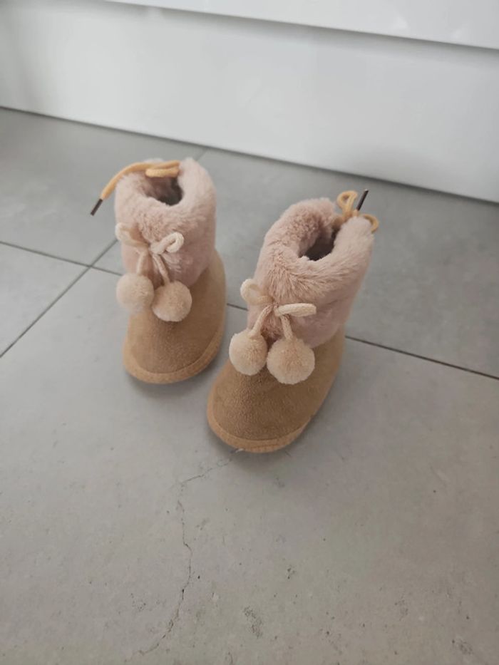 Bottines bébé fourrées 3/6 - photo numéro 2