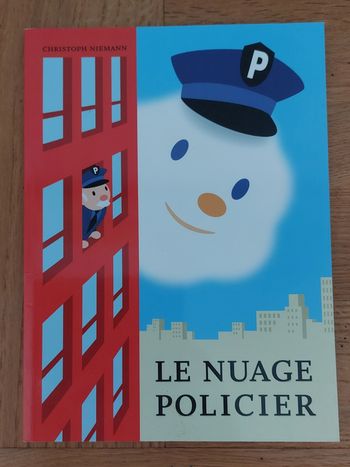 Le nuage policier - l'école des loisirs 