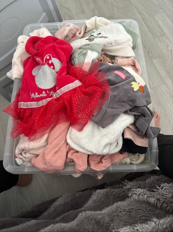 Je vends en caisse entière, bébé fille 1 mois