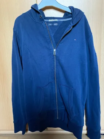 Gilet zippé à capuche