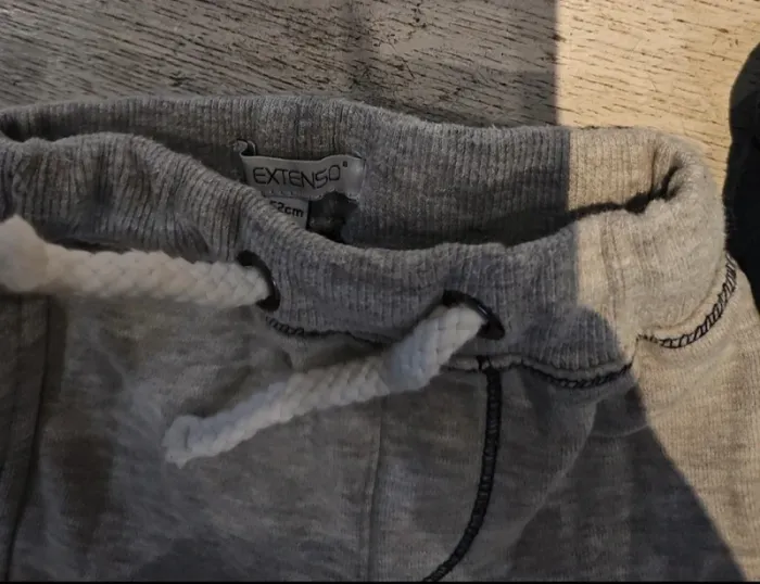 2 pantalons - photo numéro 3