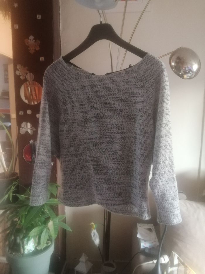 💮Pull gris avec ouverture dans le dos Taille 38 "Naf Naf" 🌸