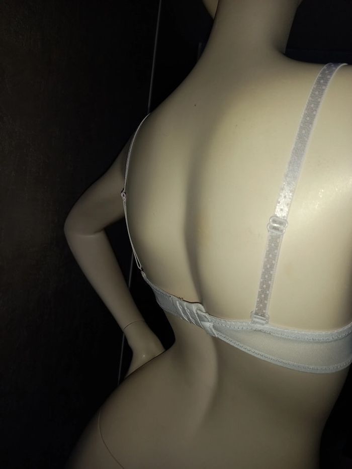 soutien gorge blanc dentelle bretelle amovible taille 85B - photo numéro 3