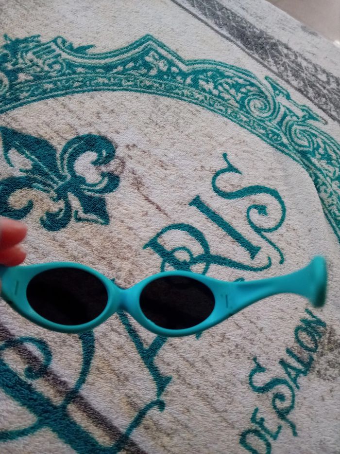 Lunettes bleues pour 12/18 mois - photo numéro 5