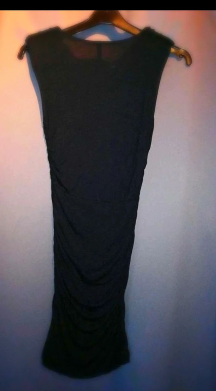 Robe moulante - photo numéro 2