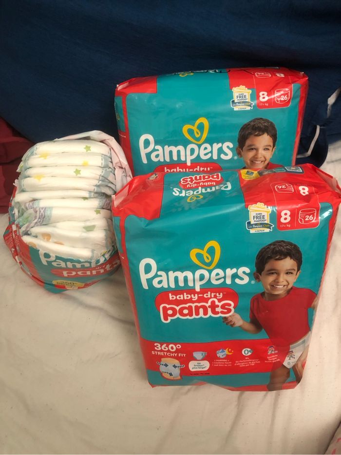 Lot de couches pants Pampers taille 8