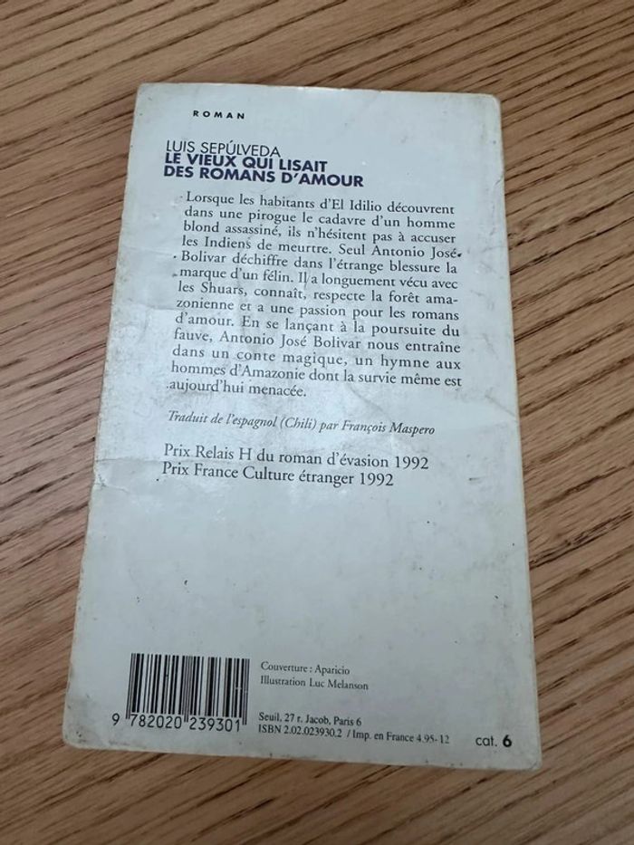 Livre Le vieux qui lisait des romans d'amour - photo numéro 3