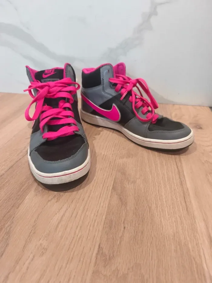 Nike court Borough Mid grises & roses – Pointure 38