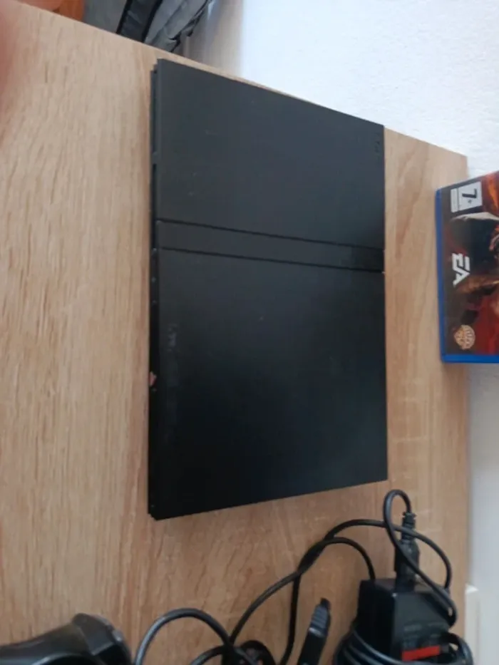 Ps2 avec câbles manettes et 2 jeux - photo numéro 3