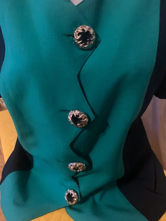 Blazer vintage taille 42-44 manches courtes très bon état made in France - photo numéro 3