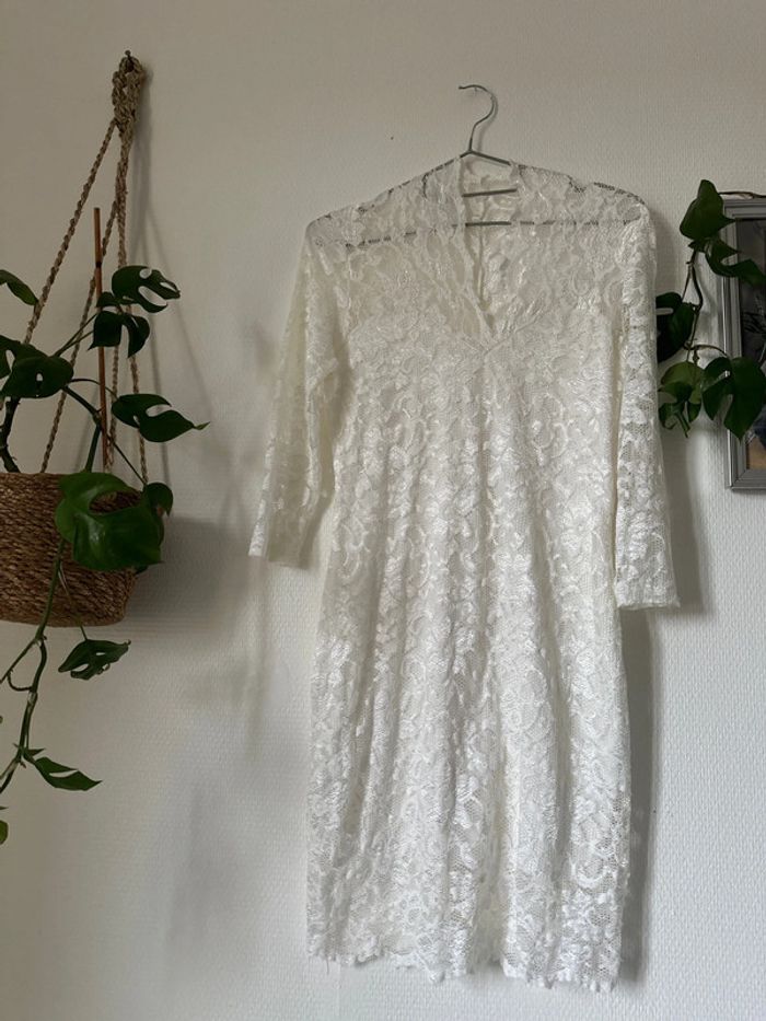 Robe blanche dentelle