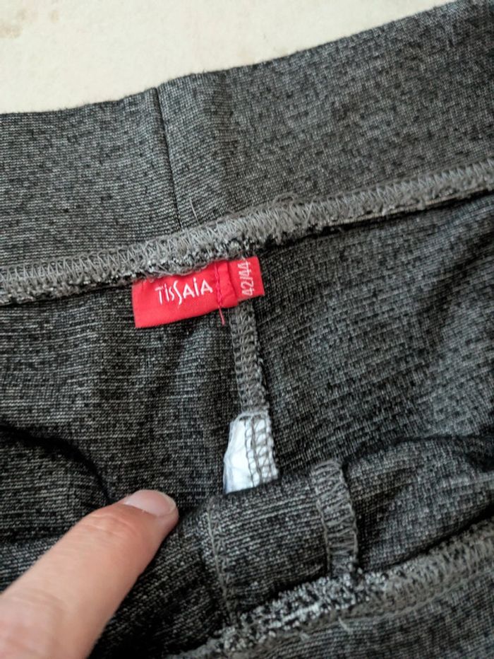 Joli legging gris Tissaia taille 42/44 - photo numéro 4