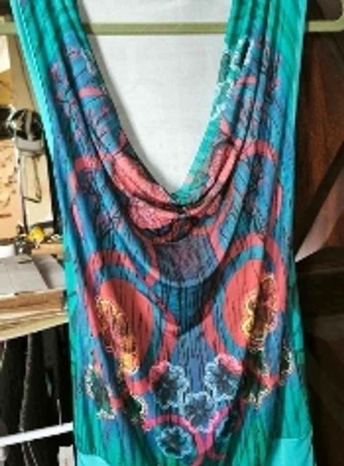 Tunique sans manches décolleté multicolore1