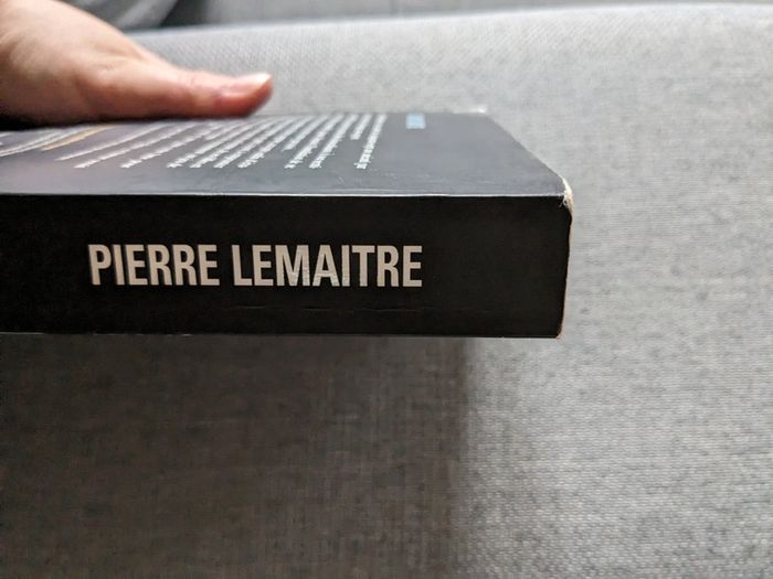 Livre Cadres noirs Pierre Lemaitre - photo numéro 5