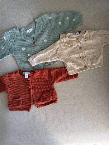 Lot de 3 gilet Bébé fille ( OBAIBI, TAO, Verbaudet )