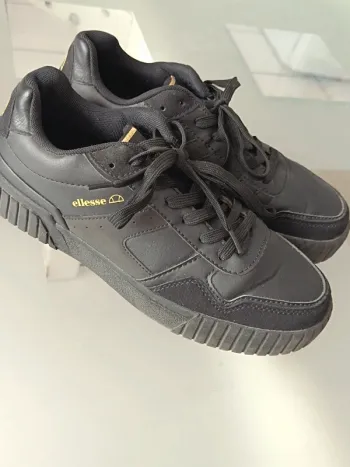 Baskets femme-Ellesse-Pointure 39