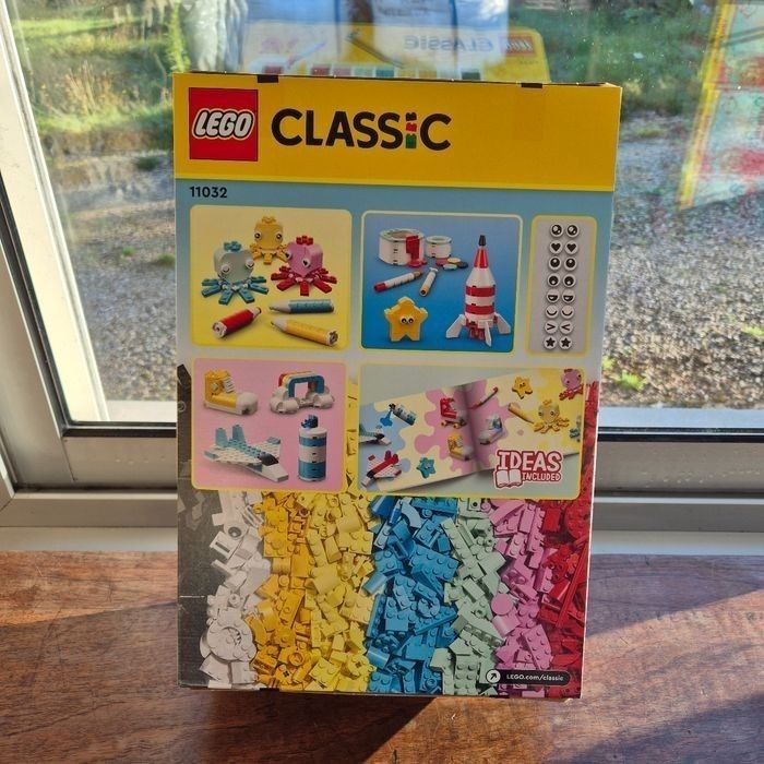 Lego 11032 : Boîte 1500 pièces neuve - photo numéro 2