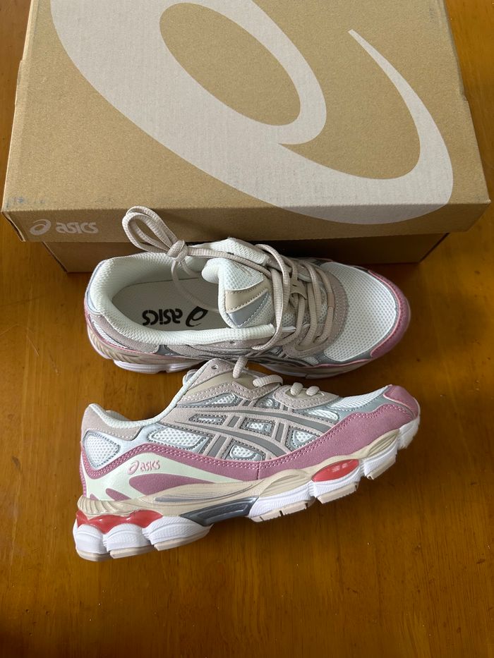Baskets ASICS GEL-NYC roses 37 - photo numéro 1