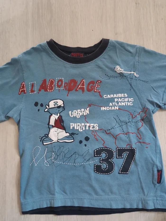T-shirt