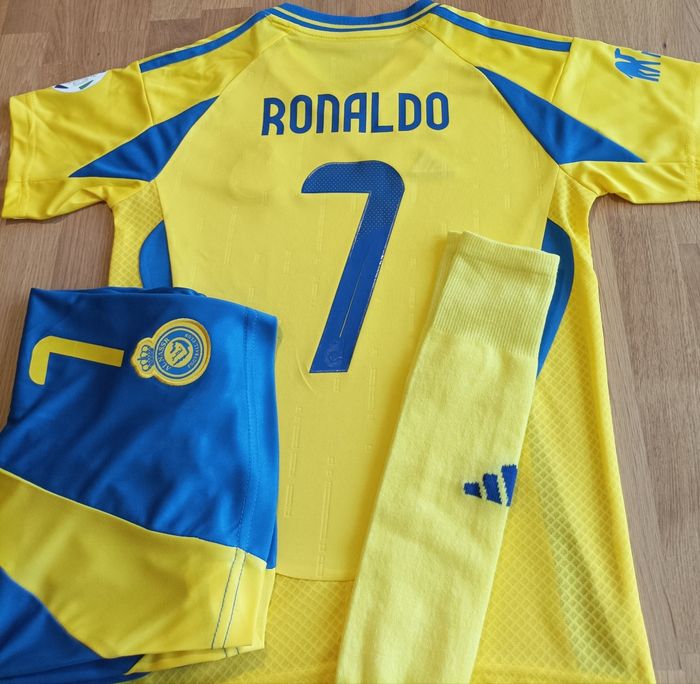 Maillot Ronaldo Al Nasser 2025 taille 14 ans avec patch
