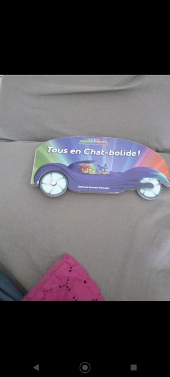 Livre voiture Pyjamasques Tous en chat-bolide!