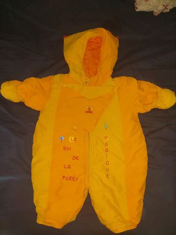 Combinaison avec gants 6 mois